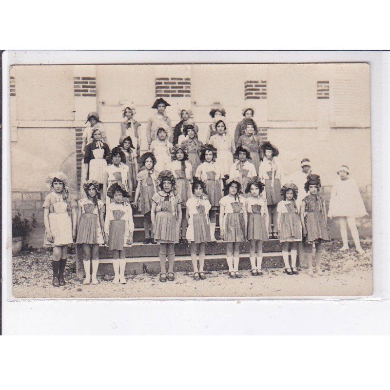 AVALLON: école - très bon état