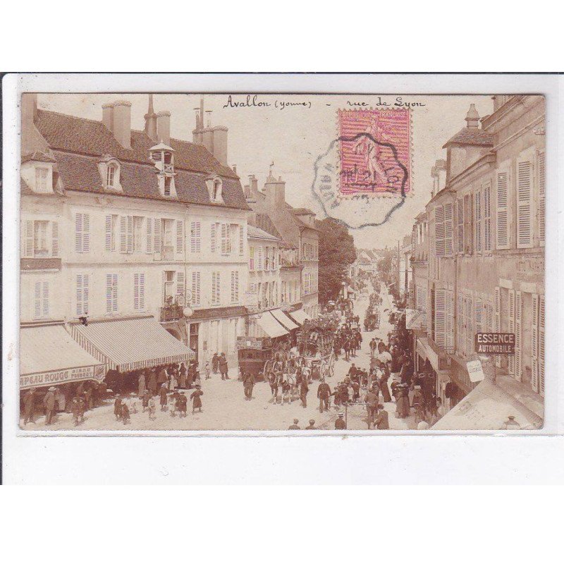 AVALLON: rue de lyon, cavalcade - état