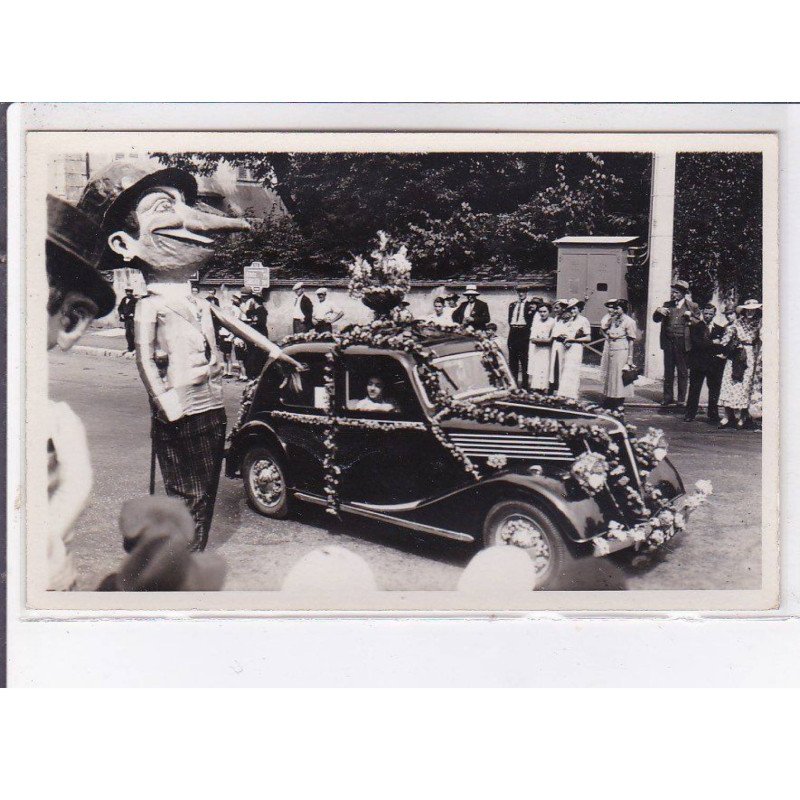 AVALLON: cavalcade, la voiture à M. Rousseau charcutier - très bon état