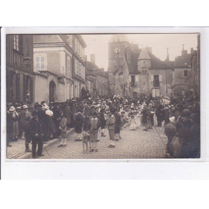 AVALLON: fête - très bon état