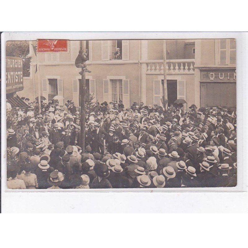 AVALLON: fête, jeu, mat de cocagne - très bon état