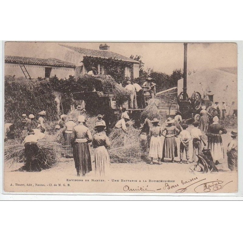 LA BOUCHINIERE - environs de Nantes : une batteuse - très bon état