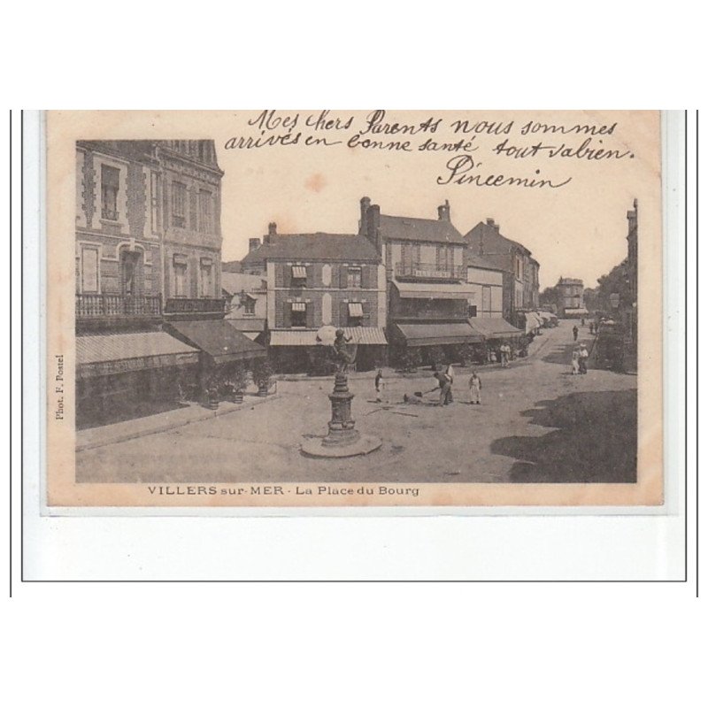 VILLERS SUR MER - La place du bourg - très bon état