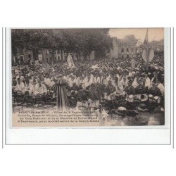 SAINT BRIEUC - Fêtes du 8 septembre 1920 - arrivée place St Michel de l'ostensoir - très bon éta