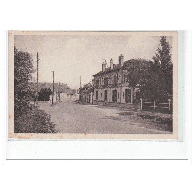 SAINT GEORGES MOTEL - La rue principale, carrefour, route de Muzy - très bon état SAINT GEORGES MOTEL - La rue principale, carrefour, route de Muzy - très bon état
