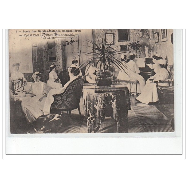 BORDEAUX - Ecole des Gardes-Malades hospitalières - hôpital civil du Tondu - le salon - très bon état