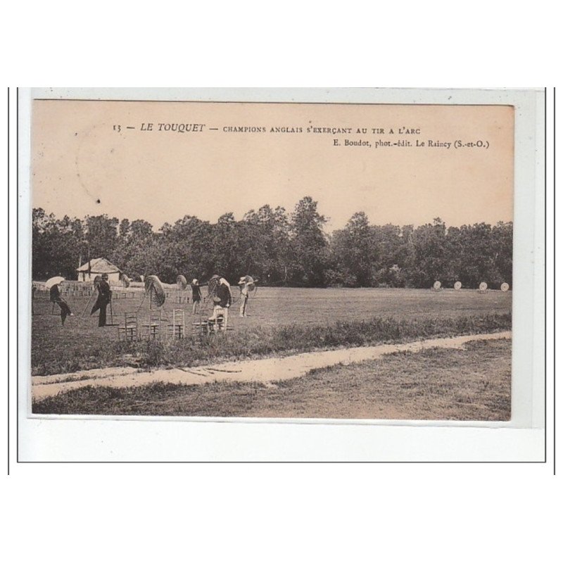 LE TOUQUET - Champions anglais s'exerçant au tir à l'arc - très bon état