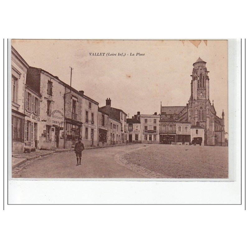 VALLET - La place - très bon état