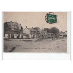 LE PELLERIN - Place de la Bascule - état