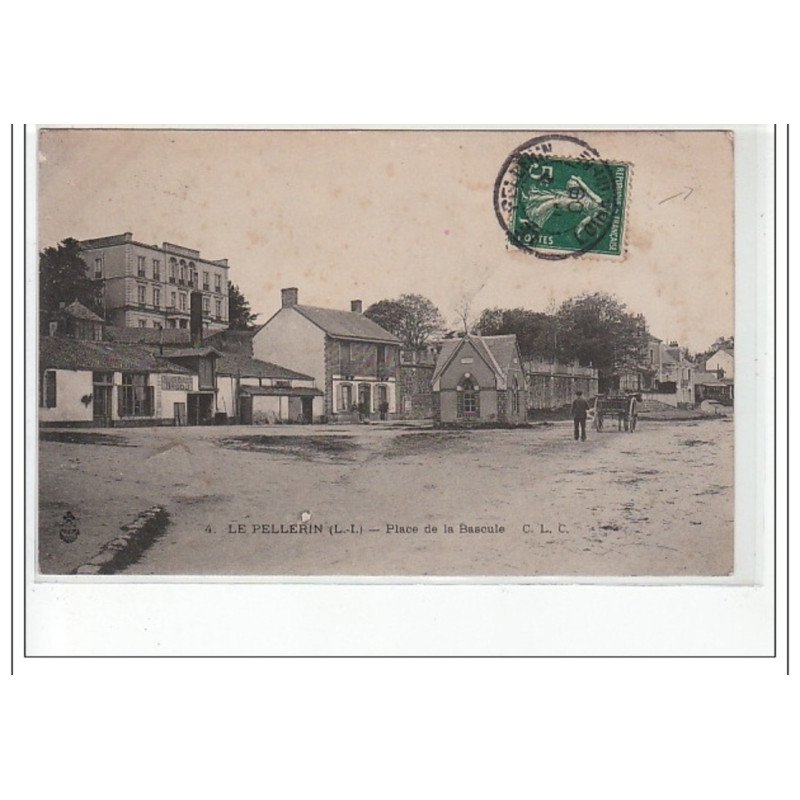 LE PELLERIN - Place de la Bascule - état