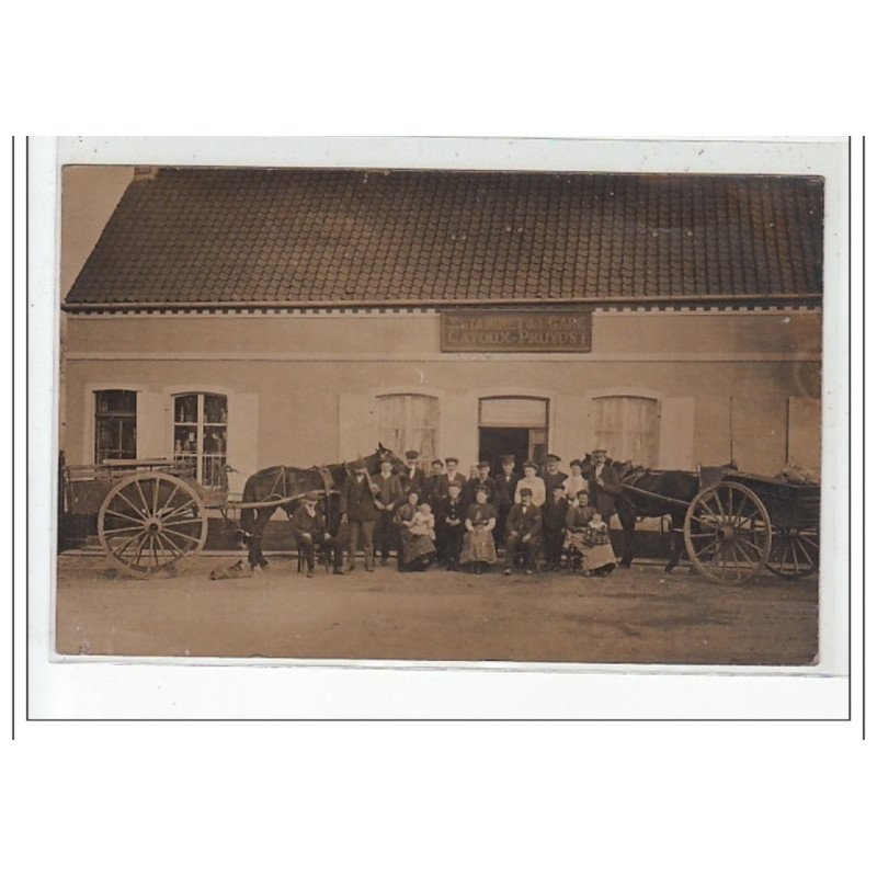 MARESQUEL - CARTE PHOTO - Devant l'Estaminet de la Gare - très bon état