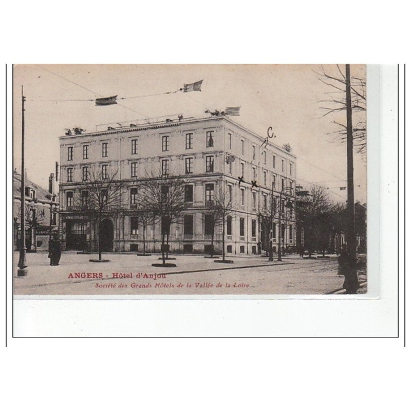 ANGERS - Hôtel d'Anjou - très bon état
