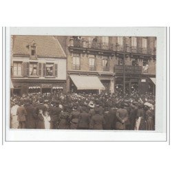 CALAIS - CARTE PHOTO - Rassemblement - très bon état