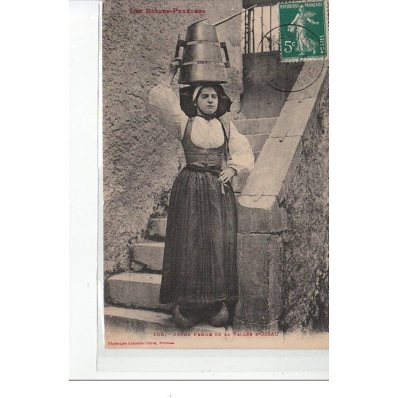 TYPES PYRENEES - Jeune femme de la Vallée d'Ossau - très bon état