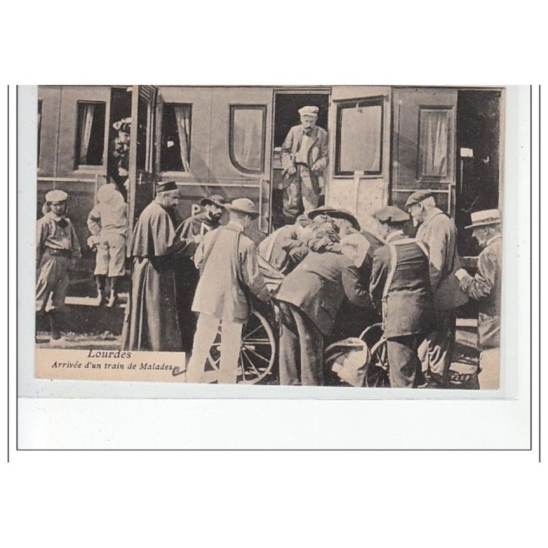 LOURDES - Arrivée d'un train de Malades - très bon état
