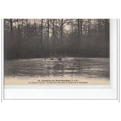 DOMAINE DE BOIS-BOUDRAN - La chasse à courre- les chasseurs et la meute cernent le cerf - très bon état