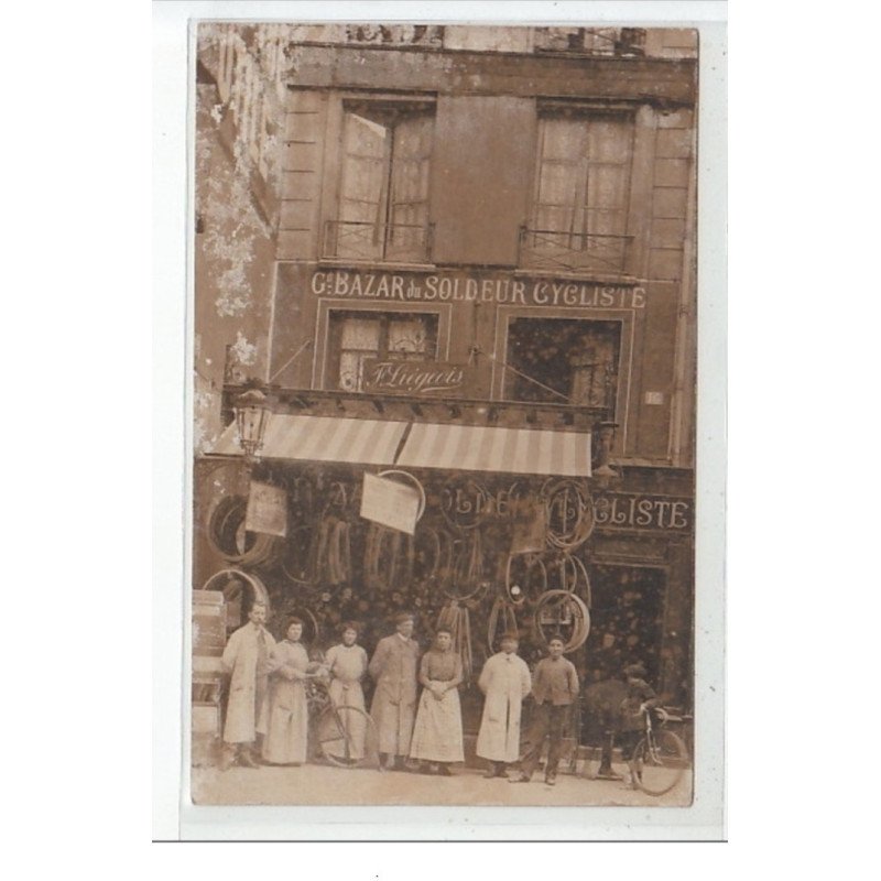 PARIS - MAGASIN - CARTE PHOTO - Le Grand Bazar du Soldeur Cycliste - très bon état