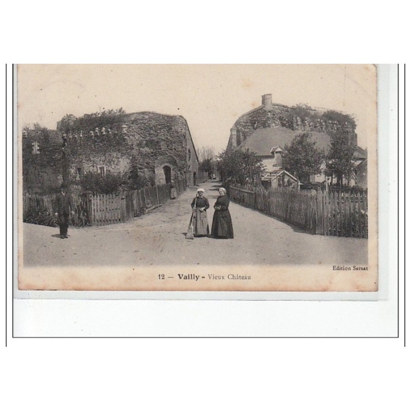VAILLY - Vieux château - très bon état