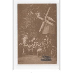 LE MANS ou environs : carte photo d'un moulin (fête) - très bon état