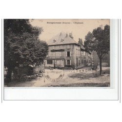 RIUEPEYROUX - L'esplanade - très bon état