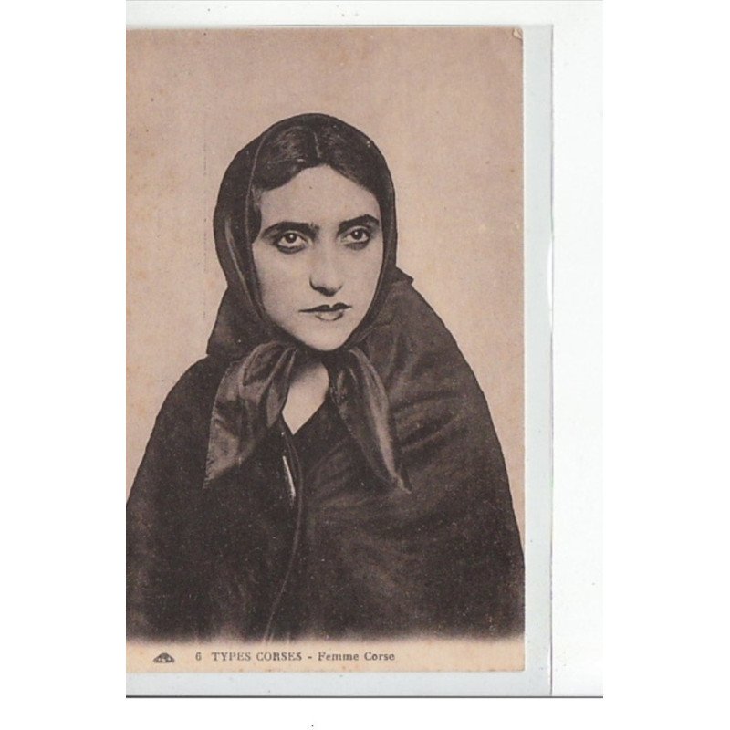 TYPE CORSE - Femme Corse - très bon état