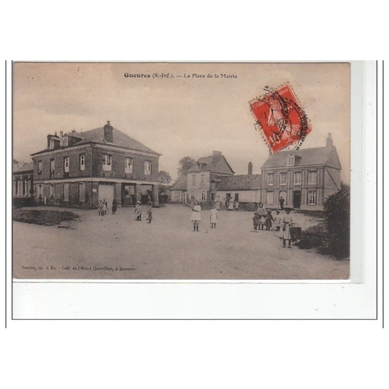 GUEURES - La place de la Mairie - très bon état