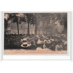 MOULINS - Souvenir du Sacre de Mgr Boutry, Evêque du Puy le 24 Juin 1907 - les Catholiques chantant  - très bon état