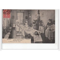 RETHEL - Crèche Hippolyte Noiret - l'ouvroir - exposition des travaux - très bon état