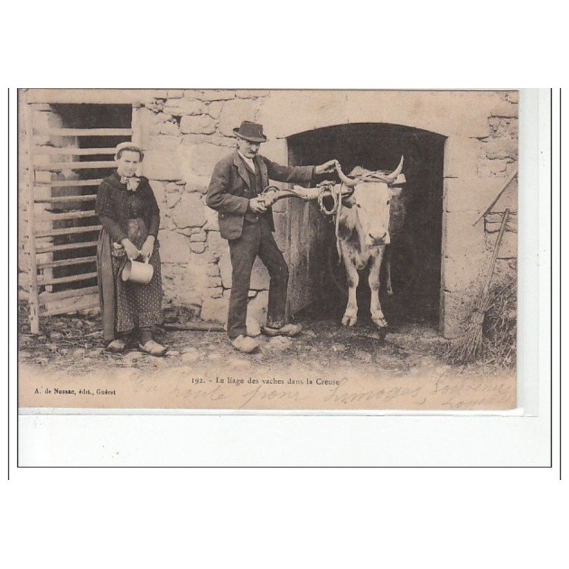 TYPES CREUSOIS - Le liage des vaches dans la Creuse - très bon état TYPES CREUSOIS - Le liage des vaches dans la Creuse - très bon état