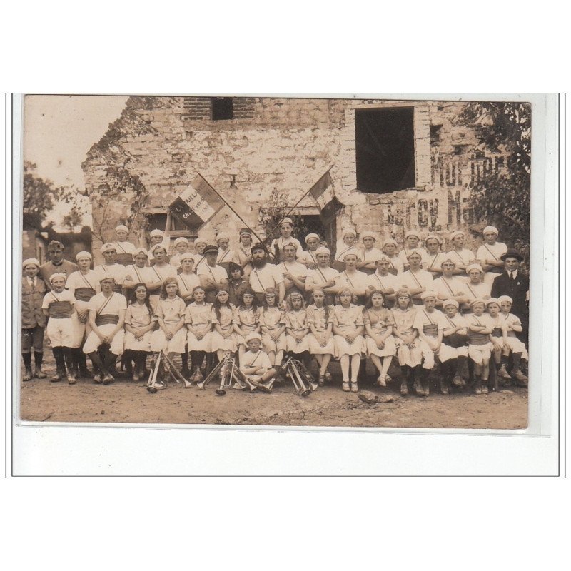 CRECY SUR SERRE : carte photo de """"la Vaillante"""" - très bon état