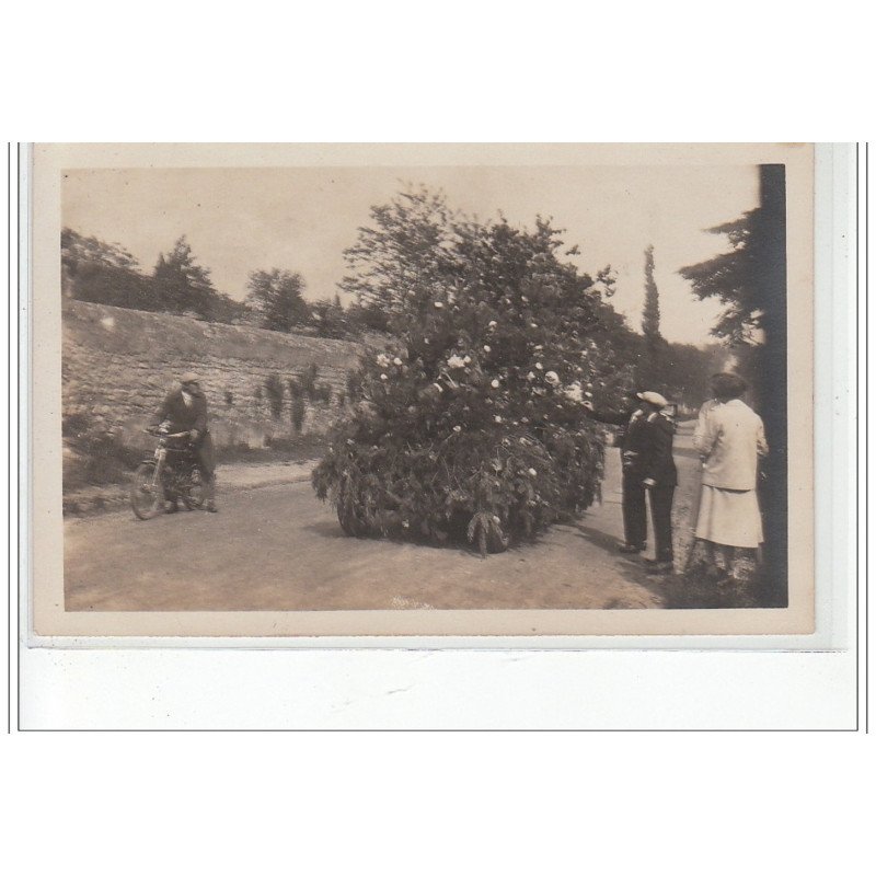 SAINT GERAND LE PUY : carte photo de la fête du Printemps et de la Kermesse vers 1930 - très bon état SAINT GERAND LE PUY : carte photo de la fête du Printemps et de la Kermesse vers 1930 - très bon état