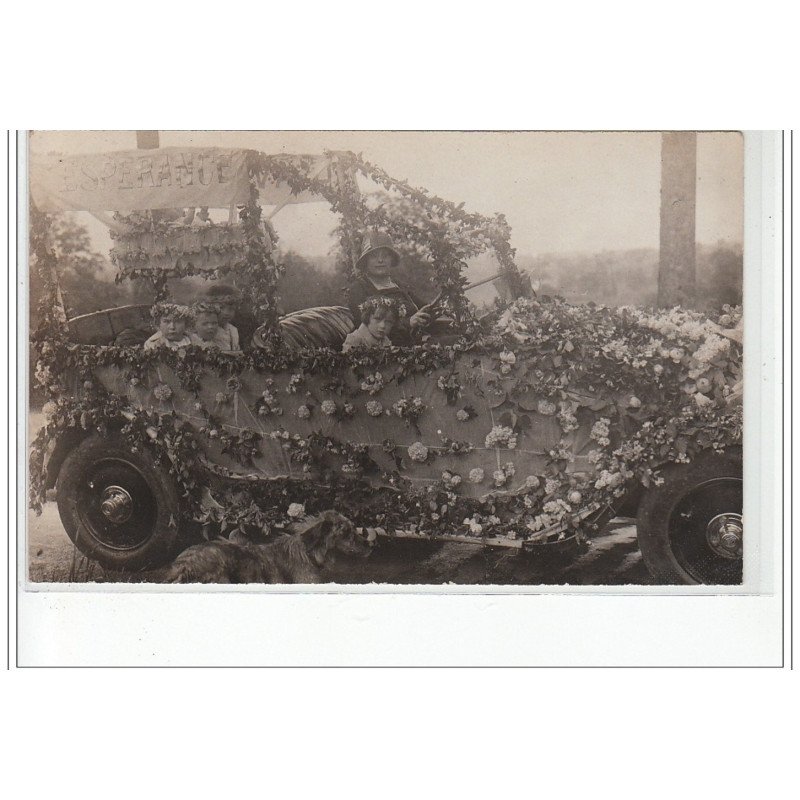 SAINT GERAND LE PUY : carte photo de la fête du Printemps et de la Kermesse vers 1930 - très bon état SAINT GERAND LE PUY : carte photo de la fête du Printemps et de la Kermesse vers 1930 - très bon état