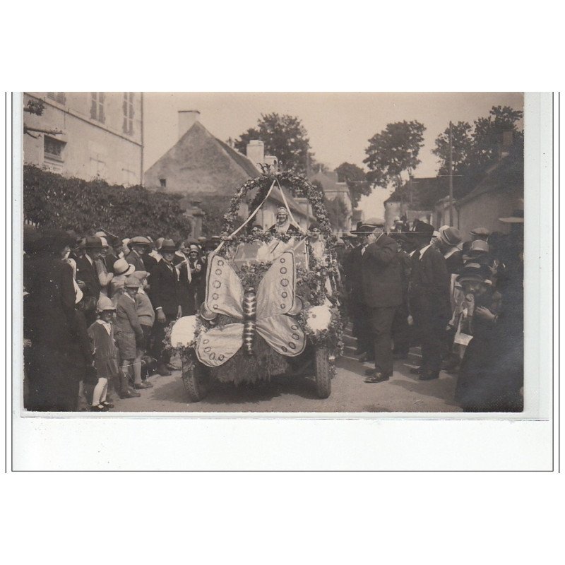 SAINT GERAND LE PUY : carte photo de la fête du Printemps et de la Kermesse vers 1930 - très bon état SAINT GERAND LE PUY : carte photo de la fête du Printemps et de la Kermesse vers 1930 - très bon état