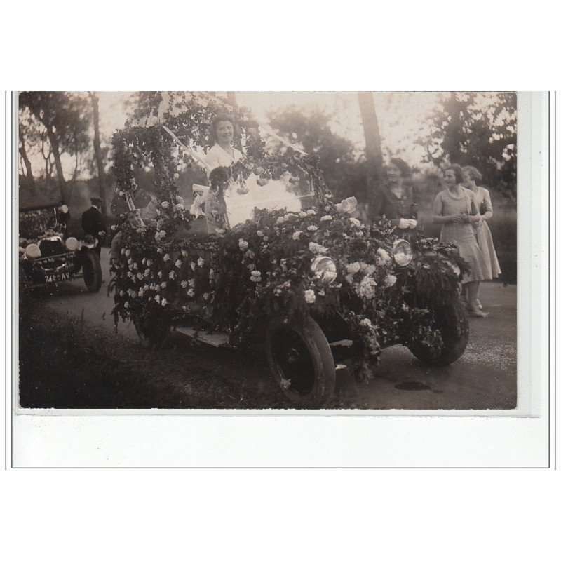 SAINT GERAND LE PUY : carte photo de la fête du Printemps et de la Kermesse vers 1930 - très bon état SAINT GERAND LE PUY : carte photo de la fête du Printemps et de la Kermesse vers 1930 - très bon état