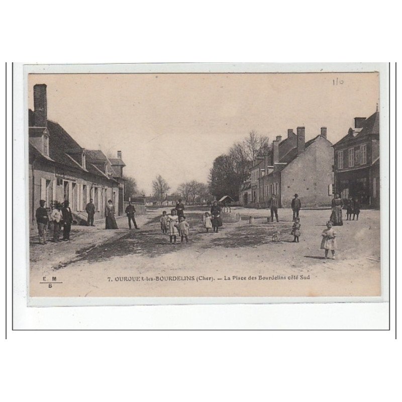 OUROUER LES BOURDELINS - La Place des Bourdelins côté sud - très bon état