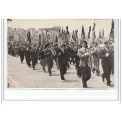 BIARRITZ : lot de 7 photos format cartes photos d'un défilé militaire vers 1945 - très bon état