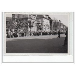 STRASBOURG : lot de 15 photos format cartes photos d'un défilé militaire vers 1945 - très bon état