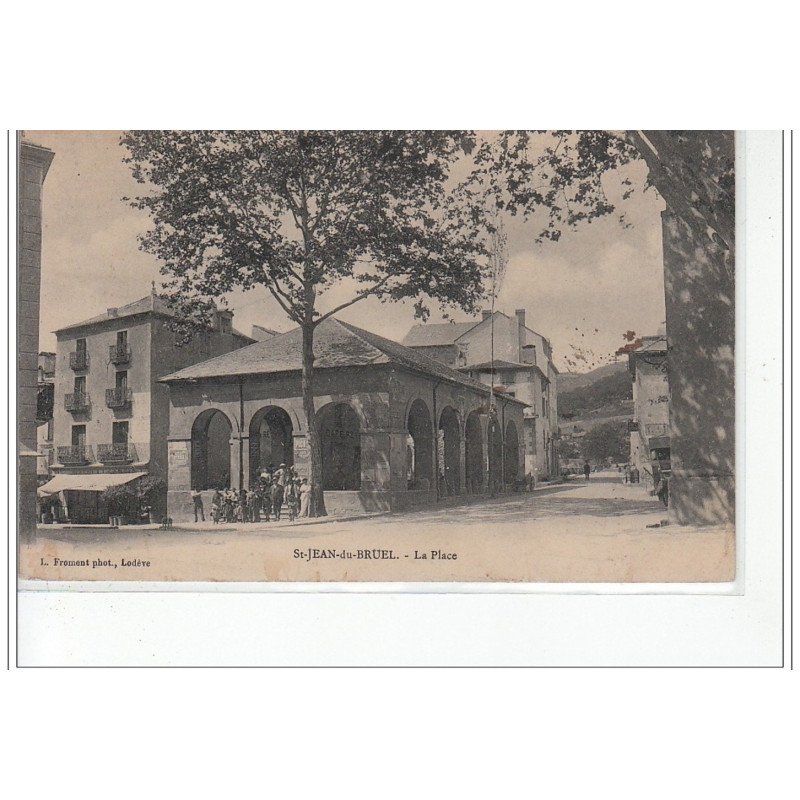 SAINT JEAN DU BRUEL - La Place - très bon état