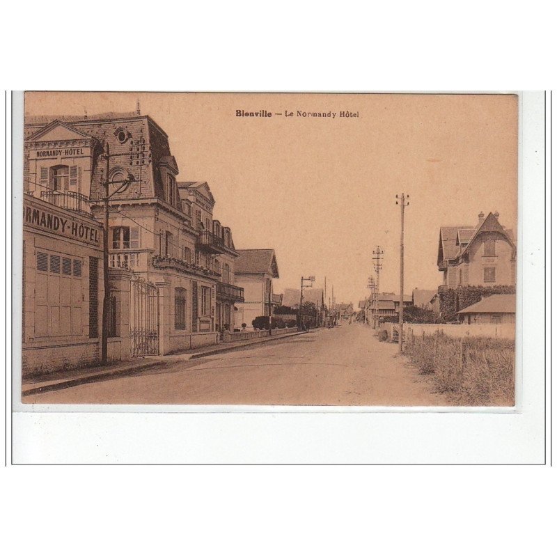 BLONVILLE SUR MER - Le Normandy Hôtel - très bon état
