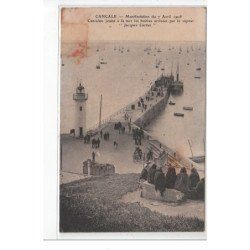 CANCALE : les grèves en 1908 - cancalais jetant à la mer les huitres arrivées par le vapeur  - bon état (timbre décollé)