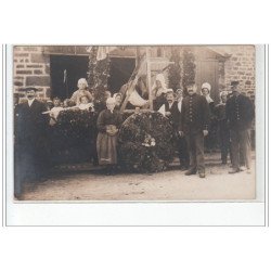 AVRANCHES ? : carte photo d'une cavalcade vers 1910 (photo LEPROVOST à Avranches - très bon état