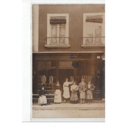 LA FERTE BERNARD : carte photo de la boulangerie Peuvret - très bon état