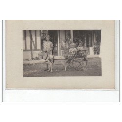 carte photo a localiser : une voiture a chèvre (attelage) - très bon état