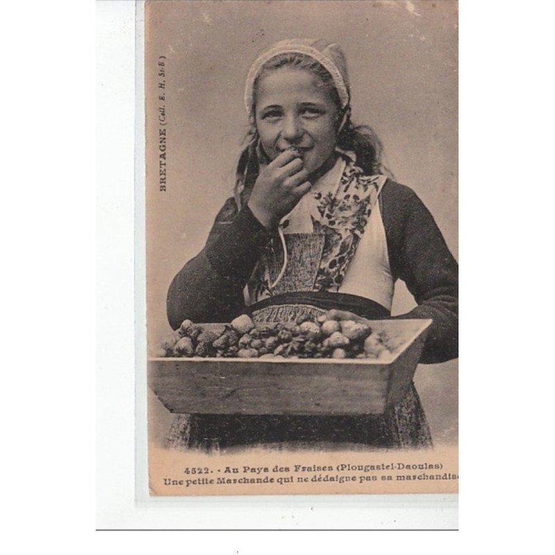 PLOUGASTEL - Au pays des Fraises - une petite marchande qui ne dédaigne pas sa marchandise - très bon état