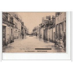 MONTARGIS - Une rue pendant la crue - la Chaussée - très bon état