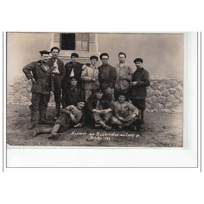 BITCHE - CARTE PHOTO - Souvenir des Réservistes au Camp de Bitche 1928 - très bon état BITCHE - CARTE PHOTO - Souvenir des Réservistes au Camp de Bitche 1928 - très bon état