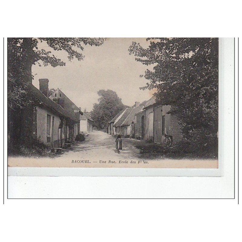BACOUEL - Une rue, école des Filles - très bon état