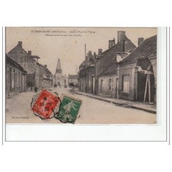 ESTREES-SAINT-DENIS - Rue et Place de l'Eglise (maison éventrée par les bombes) - très bon état