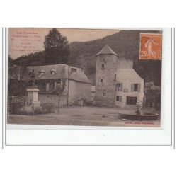 SAINT LARY - Vallée d'Aure - La Place et le Monument aux Morts - très bon état