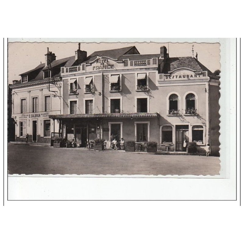 LA CHARTRE SUR LE LOIR - Hôtel de France - très bon état